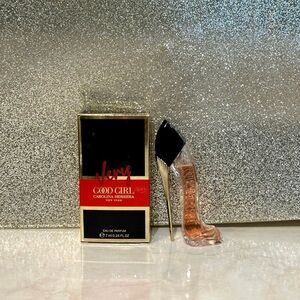Mini / Travel Size Carolina Herrera Very Good Girl